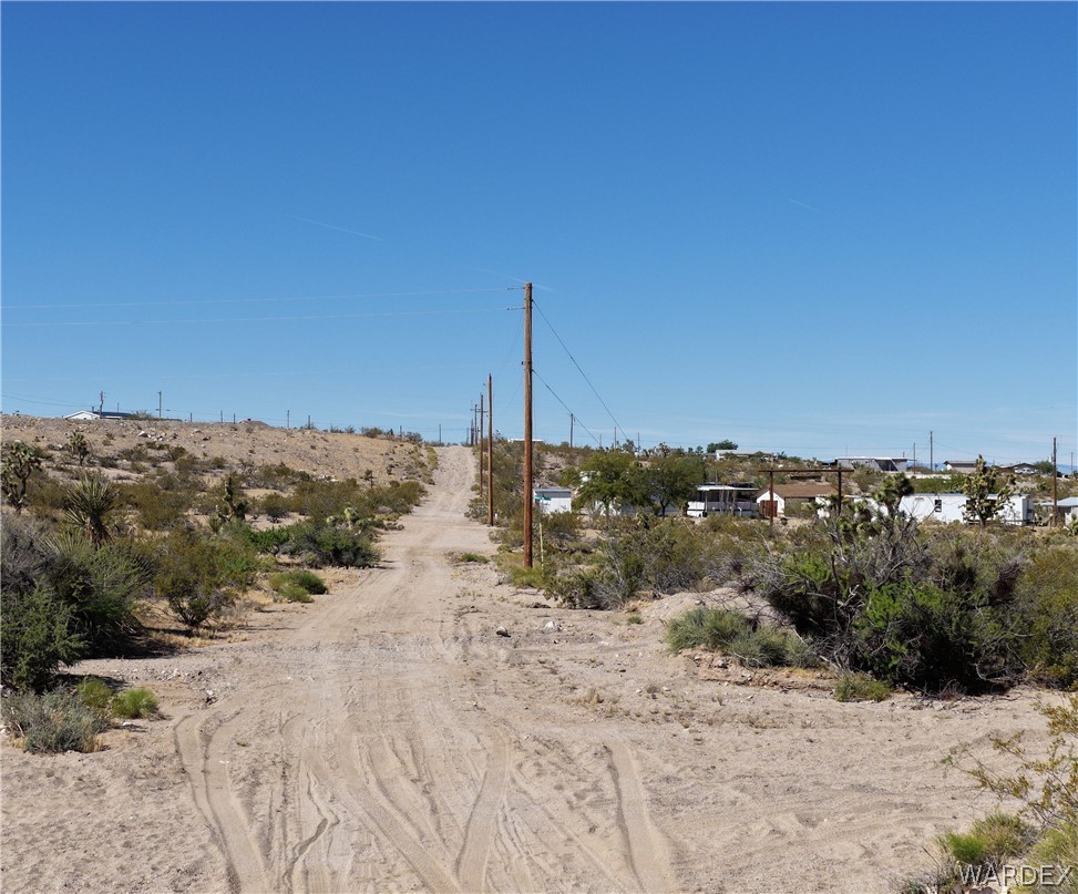 910 Havasu Lane Meadview, AZ 86444 - Photo 4 of 7