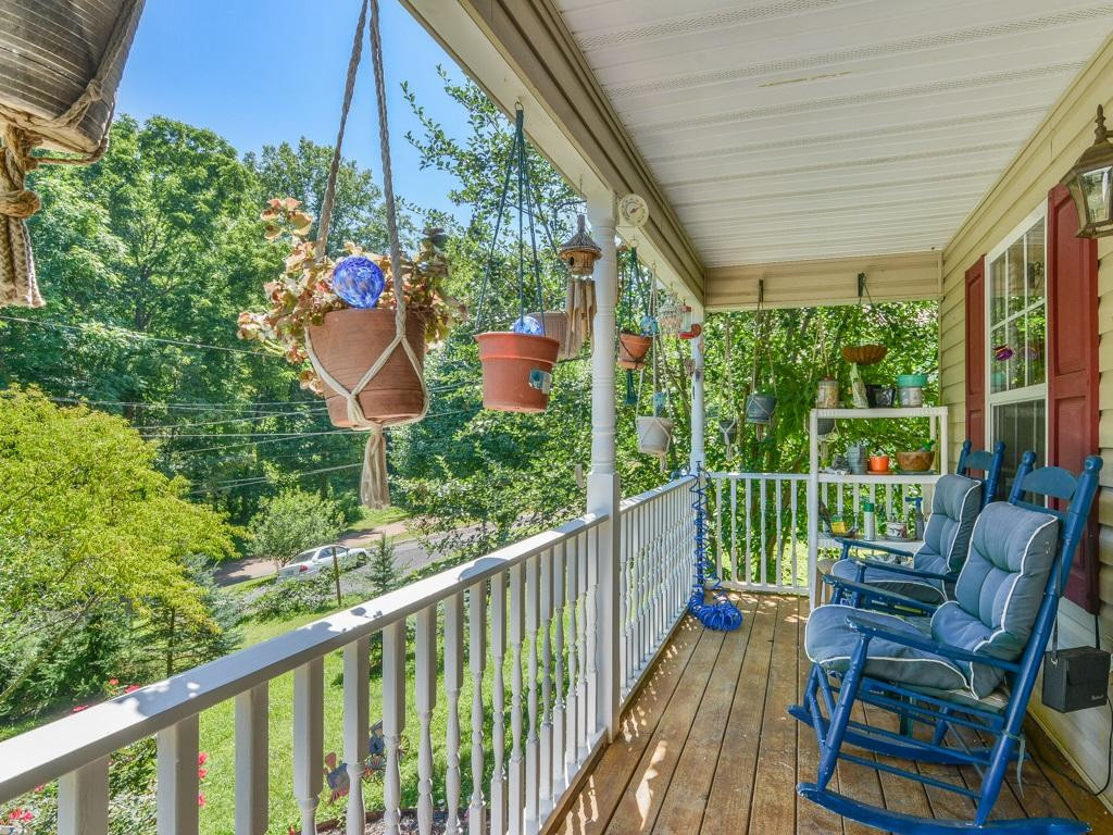 222 Marion Branch Road Elizabethton, TN 37643 - Photo 3 of 30 Covered front porch