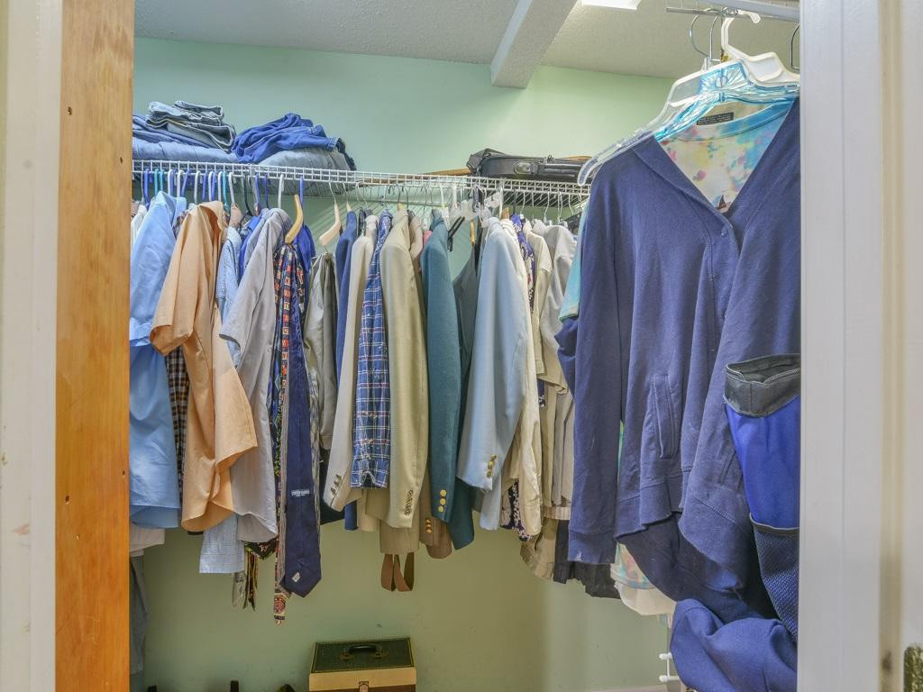222 Marion Branch Road Elizabethton, TN 37643 - Photo 22 of 30 Walk in Master Closet
