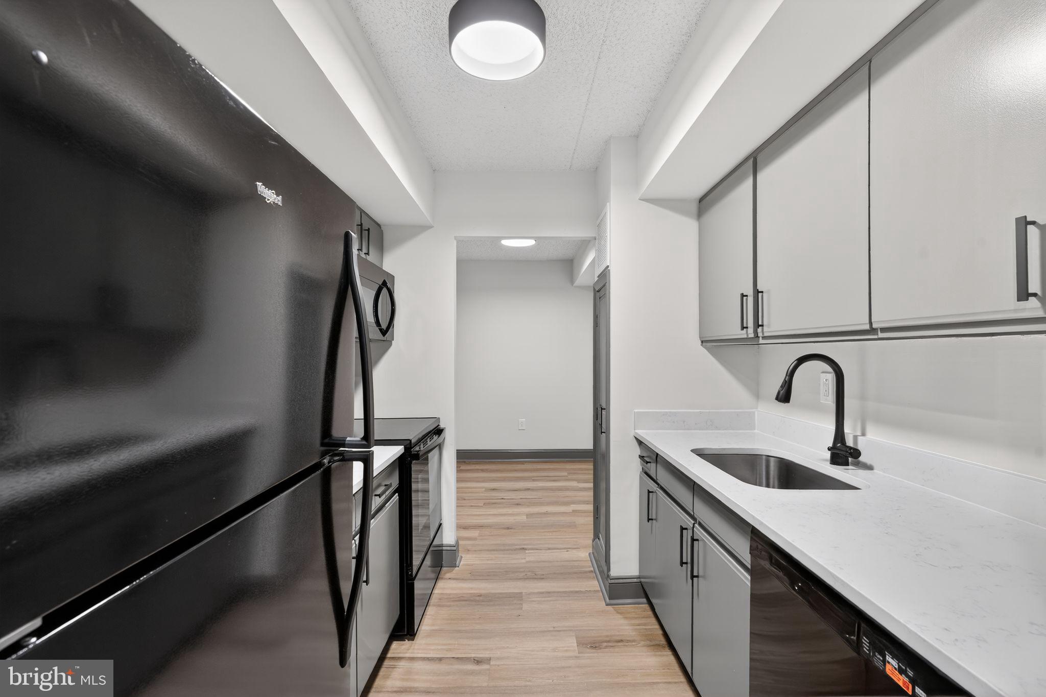 800 Avondale Road, Unit 2C Wallingford, PA 19086 - Photo 8 of 35 New Kitchen!