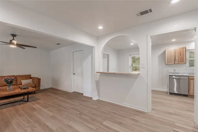 $215,900 | 1414 23rd Street, Huntsville, TX 77340