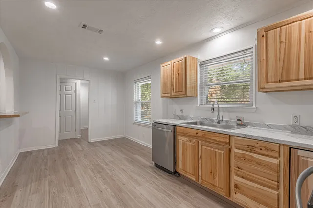 $215,900 | 1414 23rd Street, Huntsville, TX 77340