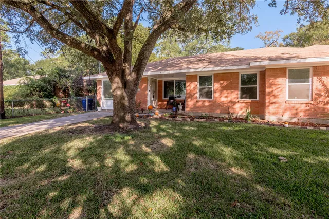 $215,900 | 1414 23rd Street, Huntsville, TX 77340