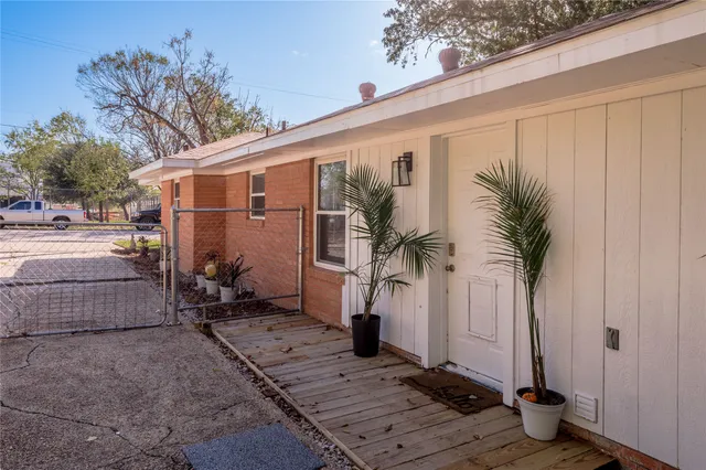 $215,900 | 1414 23rd Street, Huntsville, TX 77340