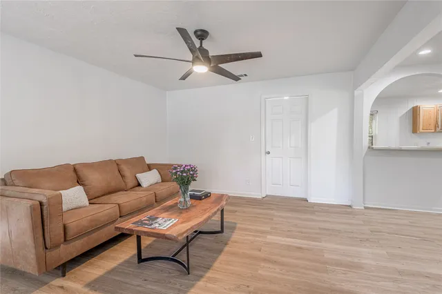 $215,900 | 1414 23rd Street, Huntsville, TX 77340