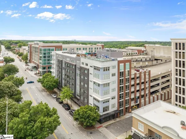 $1,800 | 100 East Washington Street, Unit 27, Greenville, SC 29601