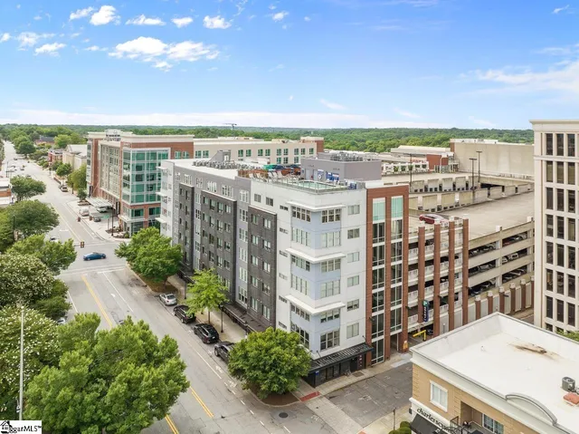 $1,800 | 100 East Washington Street, Unit 27, Greenville, SC 29601