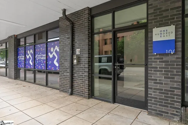 $1,800 | 100 East Washington Street, Unit 27, Greenville, SC 29601