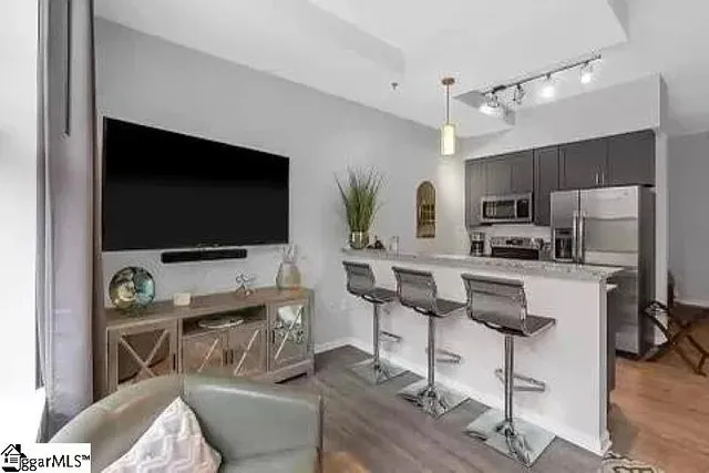 $1,800 | 100 East Washington Street, Unit 27, Greenville, SC 29601