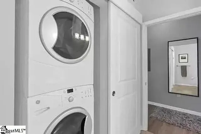 $1,800 | 100 East Washington Street, Unit 27, Greenville, SC 29601