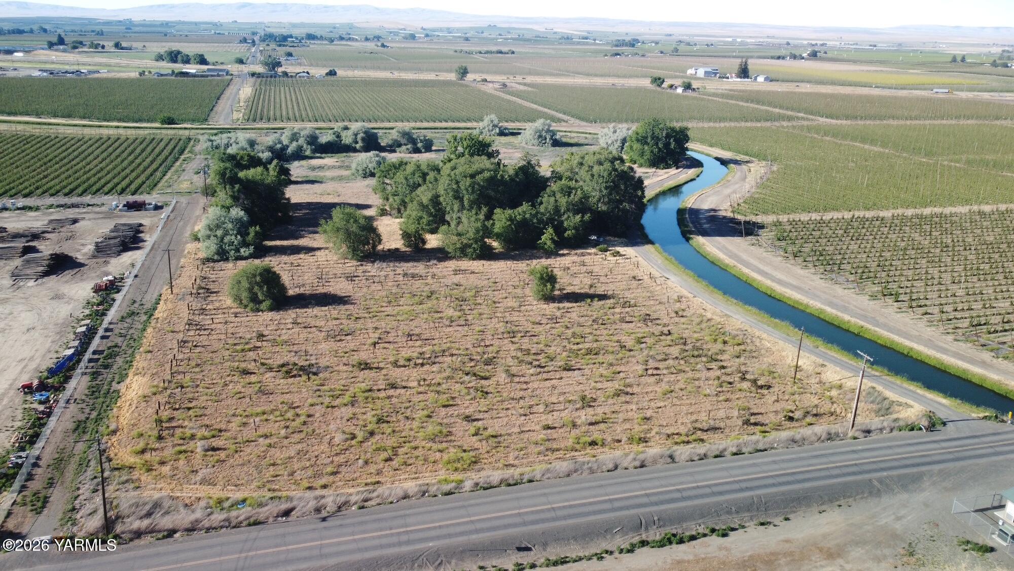 180002 West King Tull Road Grandview, WA 98930 - Photo 3 of 4 3