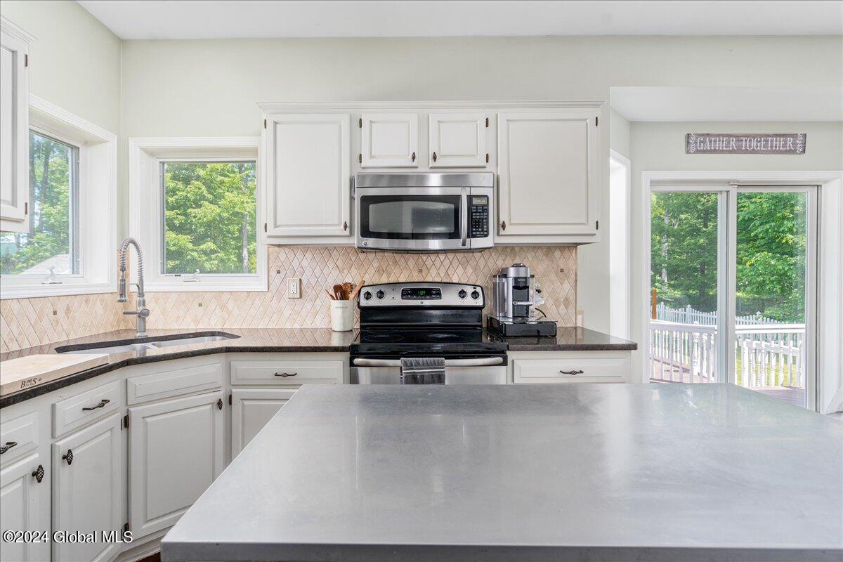 17 Springfield Drive Malta, NY 12118 - Photo 10 of 45 19-17 SPRINGFIELD-26