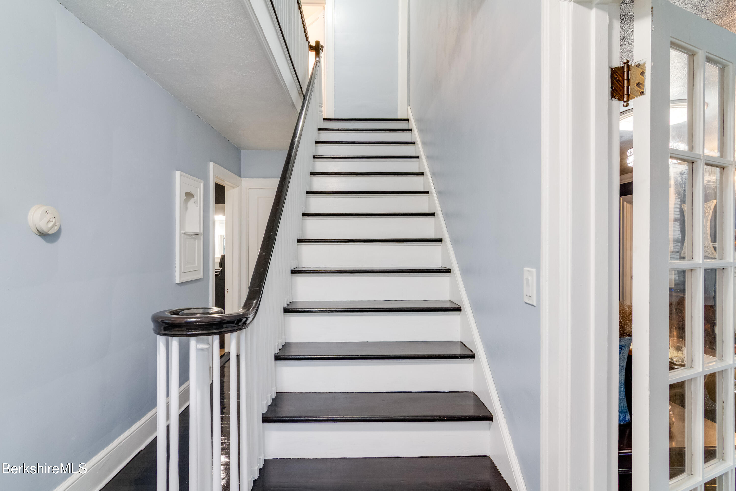 36 George Street Pittsfield, MA 01201 - Photo 22 of 35 20251003-01-36GeorgeSt-Pittsfield-MA-012