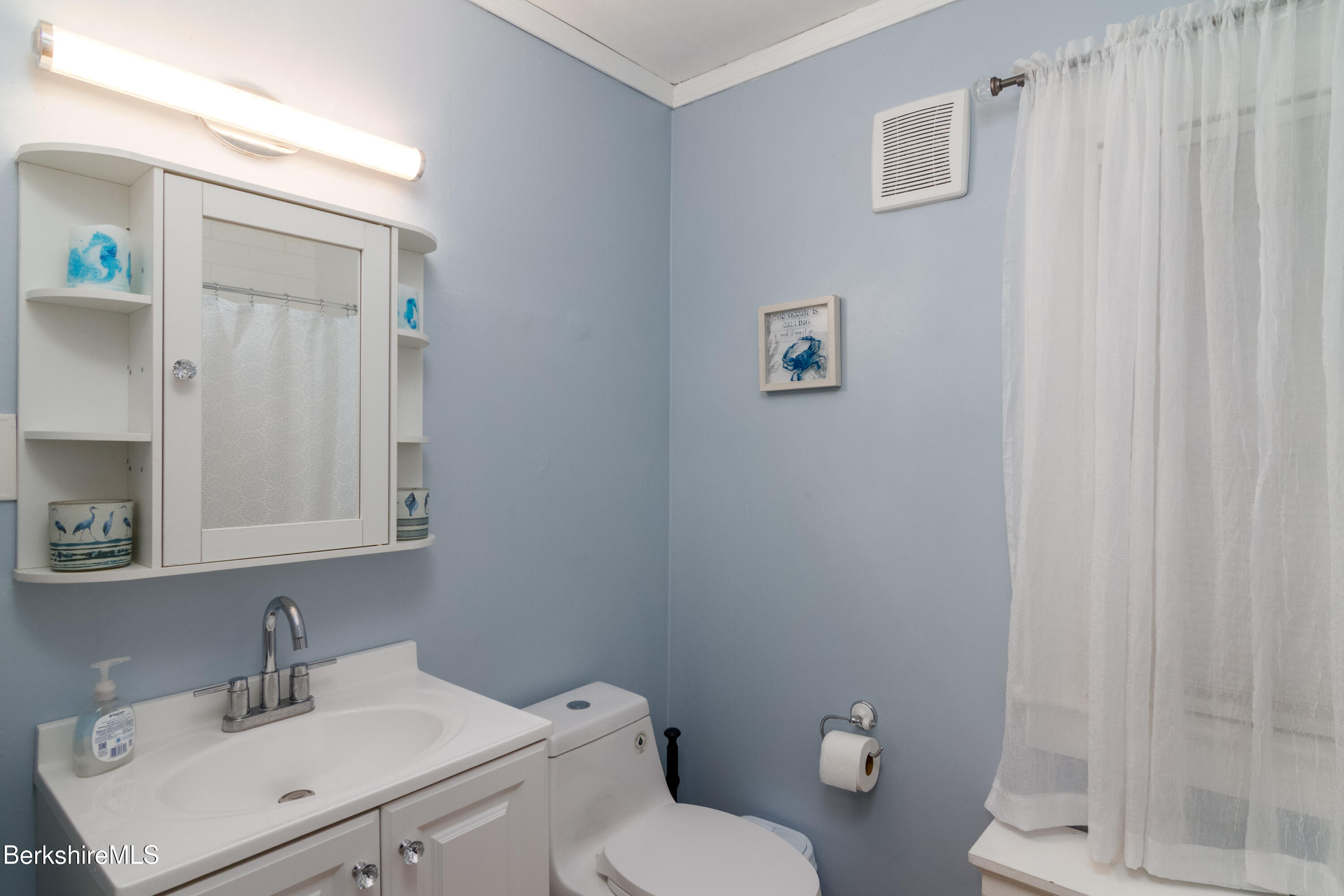 36 George Street Pittsfield, MA 01201 - Photo 26 of 35 20251003-01-36GeorgeSt-Pittsfield-MA-012