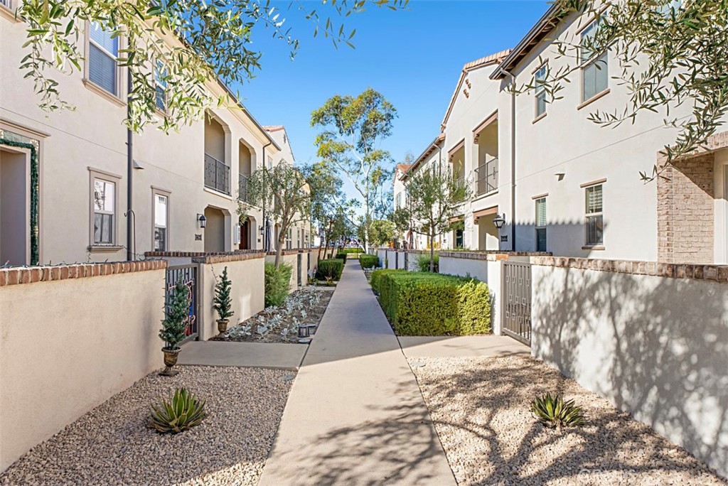 1403 El Paseo Lake Forest, CA 92610 - Photo 30 of 32