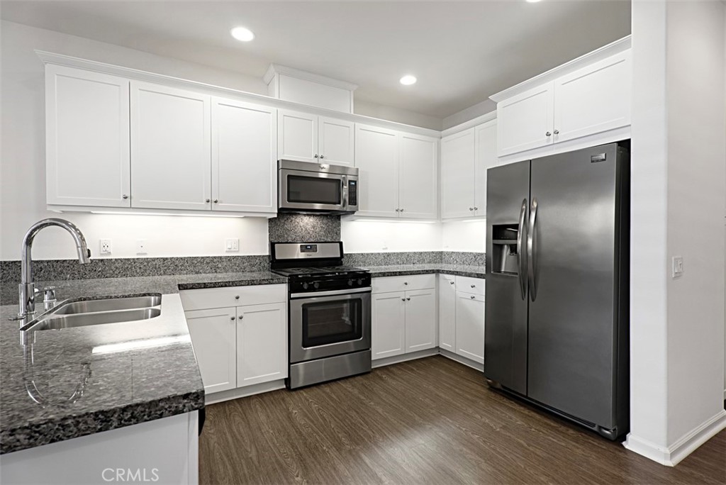 1403 El Paseo Lake Forest, CA 92610 - Photo 6 of 32