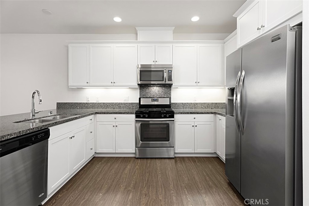 1403 El Paseo Lake Forest, CA 92610 - Photo 8 of 32