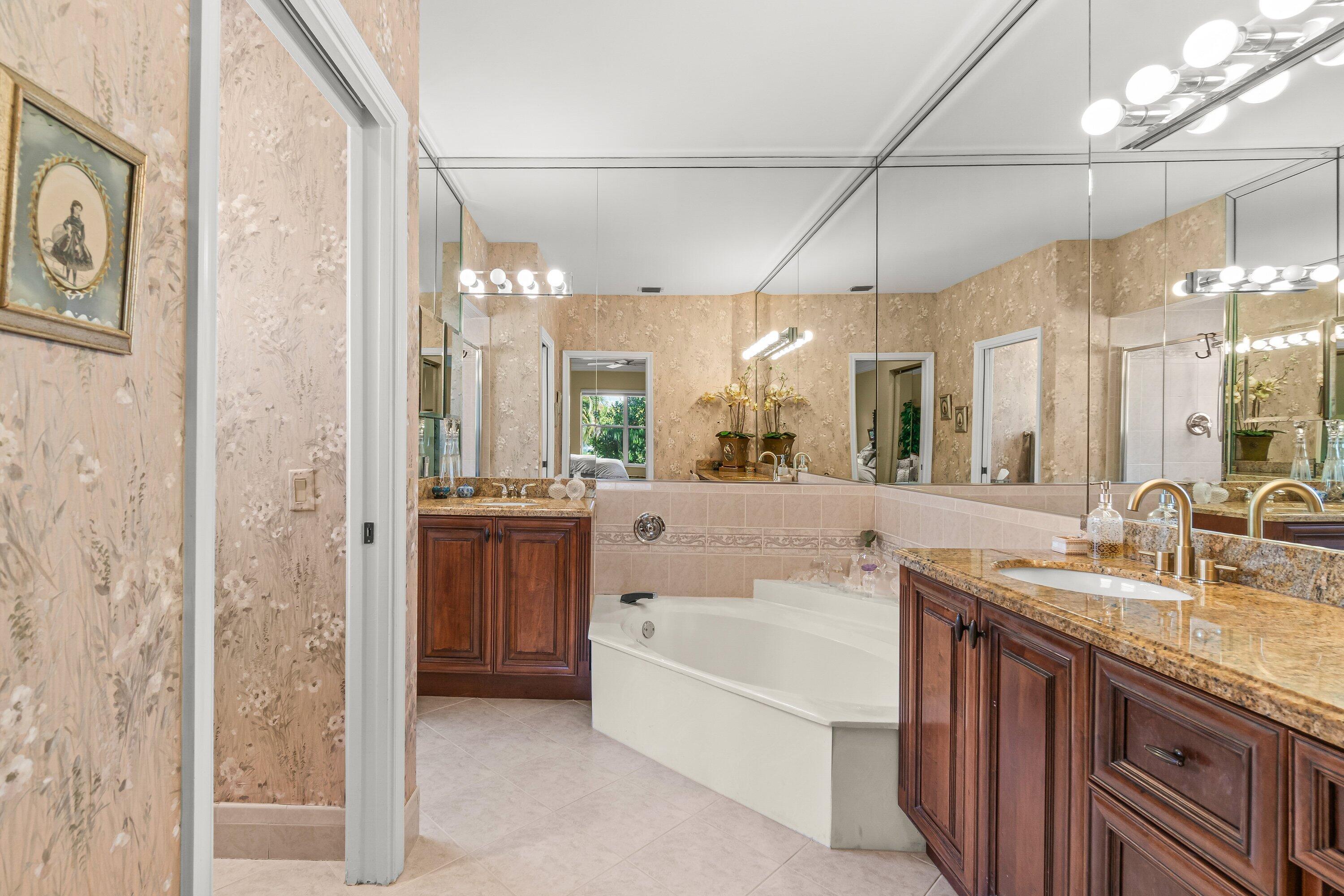 6229 Graycliff Drive, Unit D Boca Raton, FL 33496 - Photo 14 of 81 Primary Bathroom