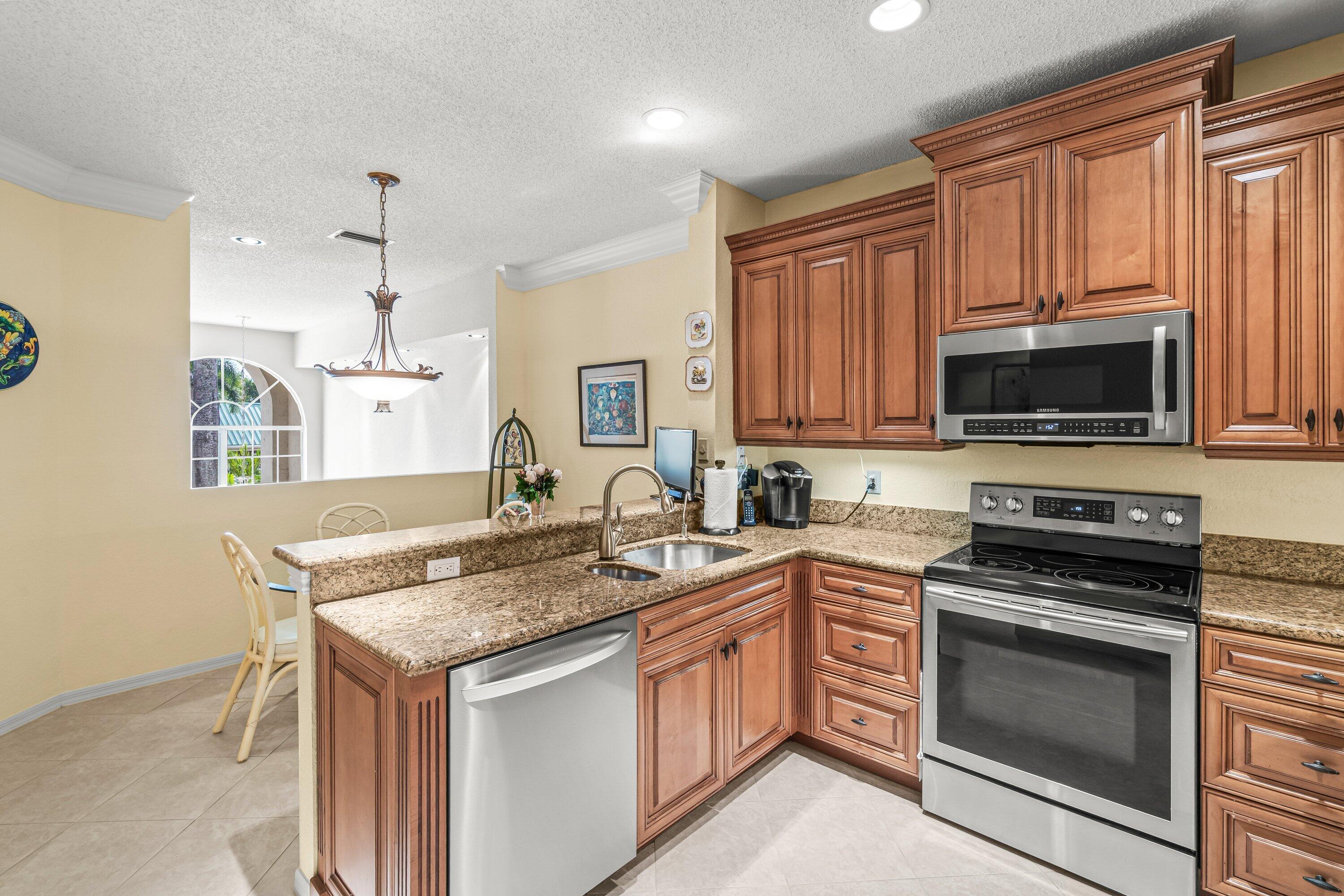 6229 Graycliff Drive, Unit D Boca Raton, FL 33496 - Photo 3 of 81 Kitchen