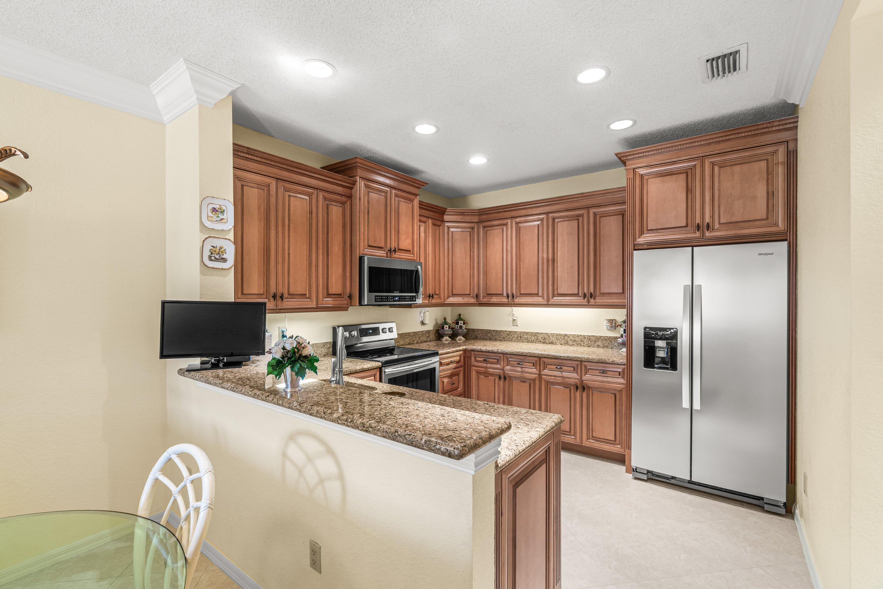 6229 Graycliff Drive, Unit D Boca Raton, FL 33496 - Photo 4 of 81 Kitchen