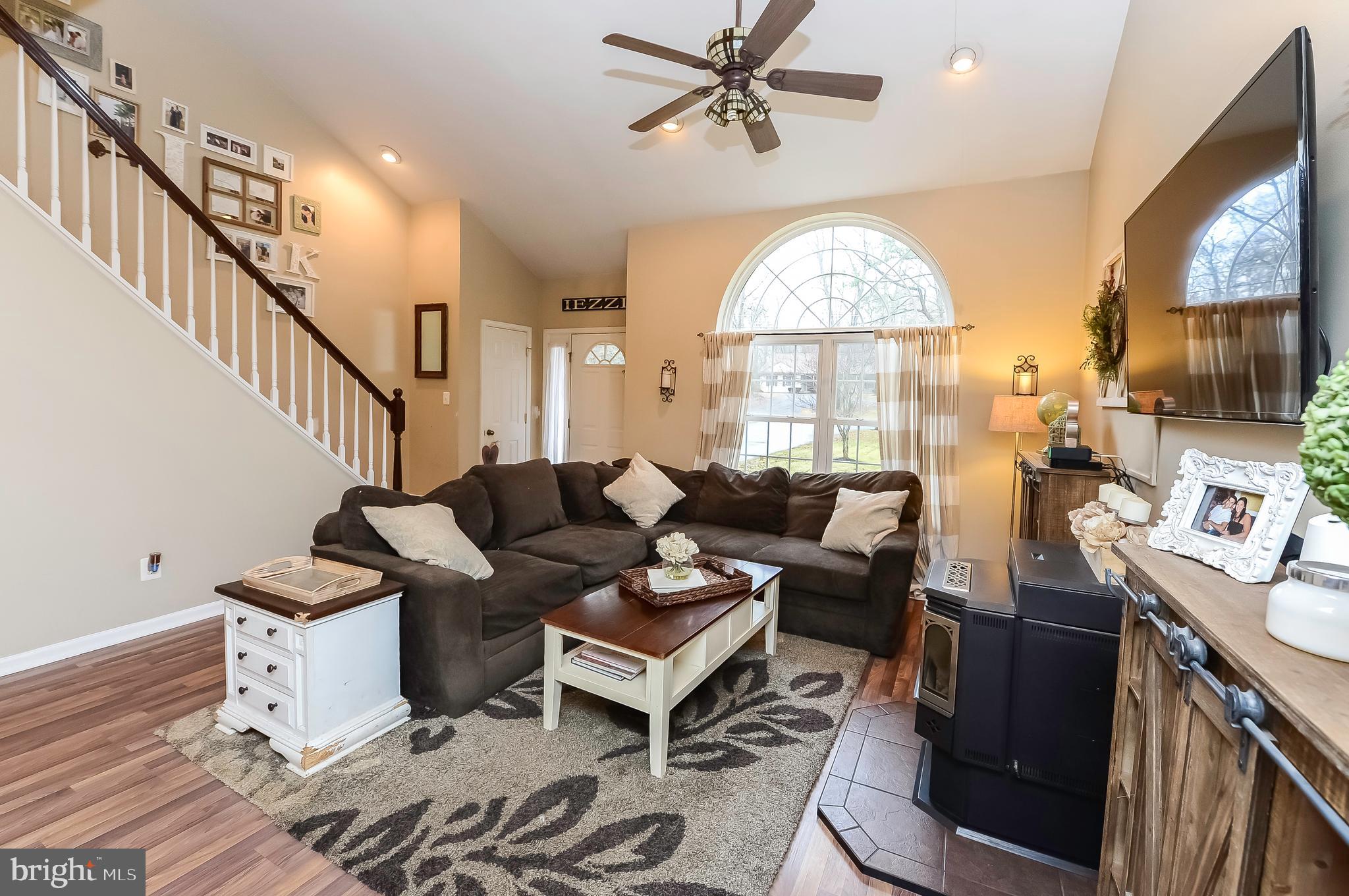 95 Richter Road Shamong, NJ 08088 - Photo 3 of 23 Living Room