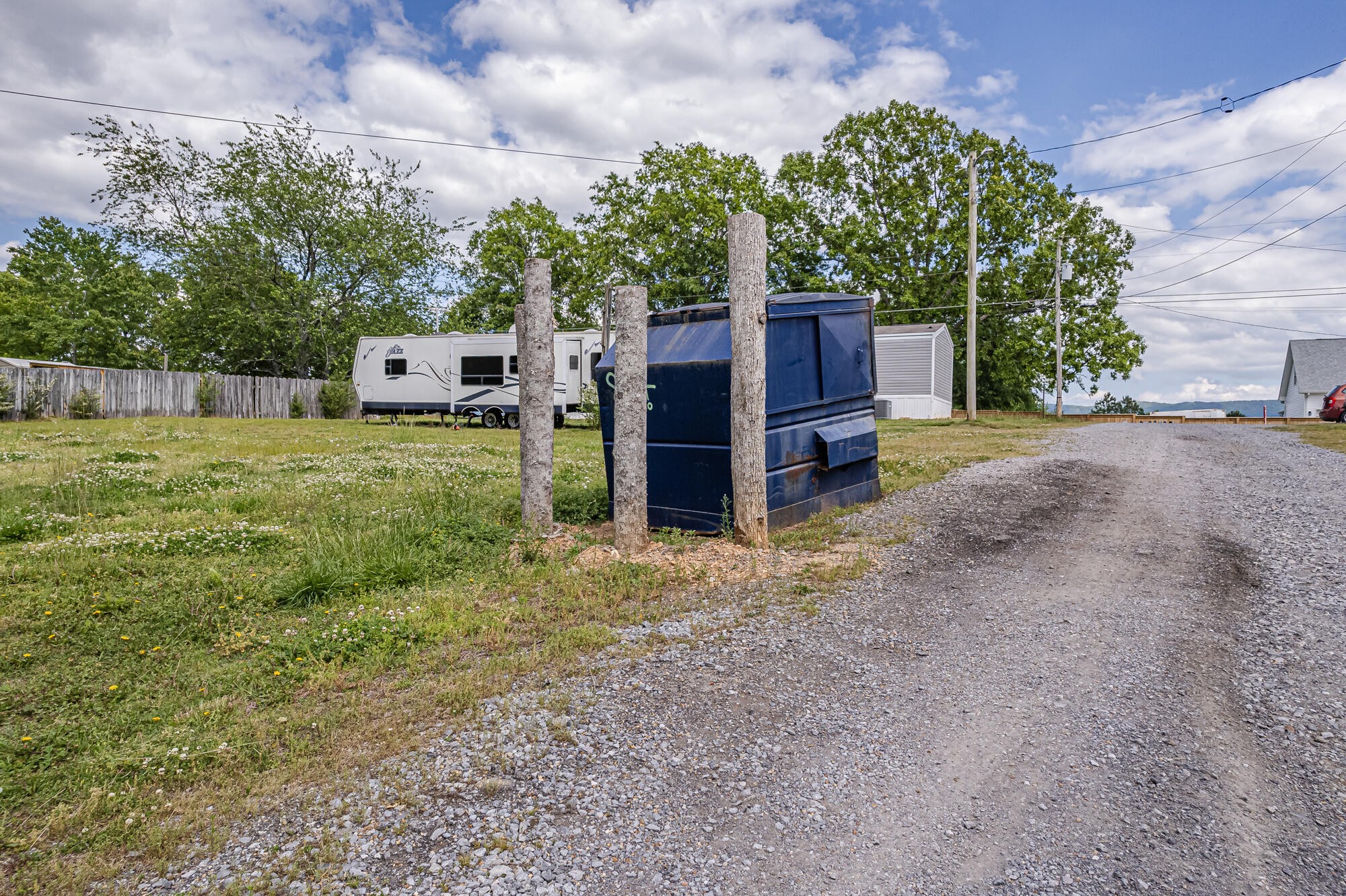329 Thomas Road Benton, TN 37307 - Photo 4 of 32 Gallery Image 4