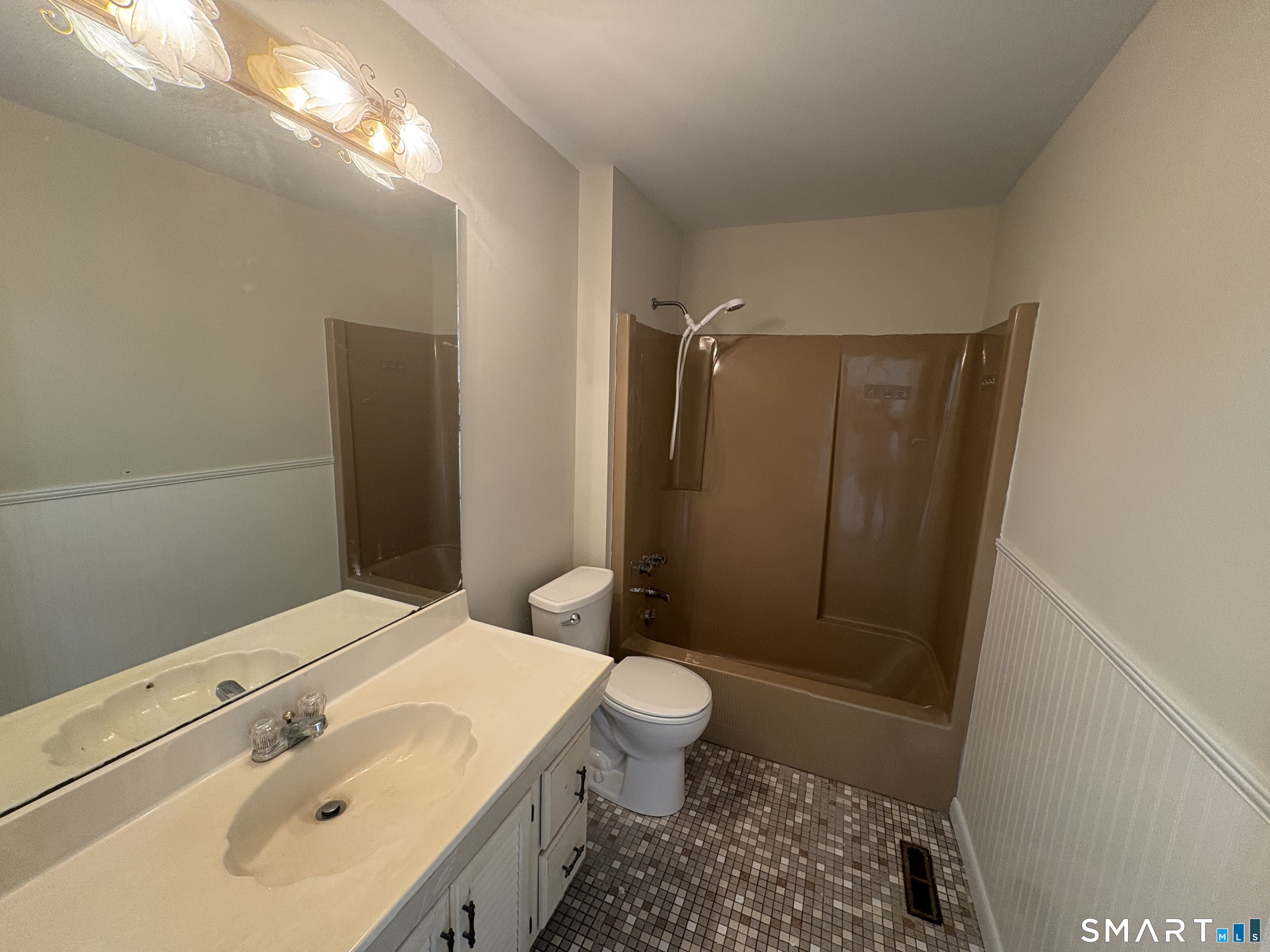330 Short Beach Road, Unit H3 East Haven, CT 06512 - Photo 8 of 10