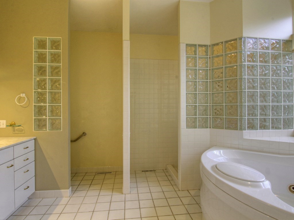 1627 North W Point Road Spokane, WA 99201 - Photo 16 of 19 Gallery Image 16