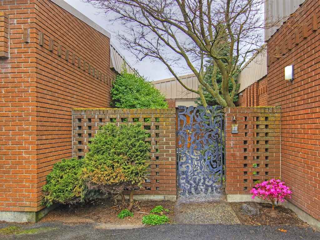 1627 North W Point Road Spokane, WA 99201 - Photo 3 of 19 Gallery Image 3