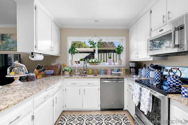 $850,000 | 9130 Grossmont Boulevard, La Mesa, CA 91941