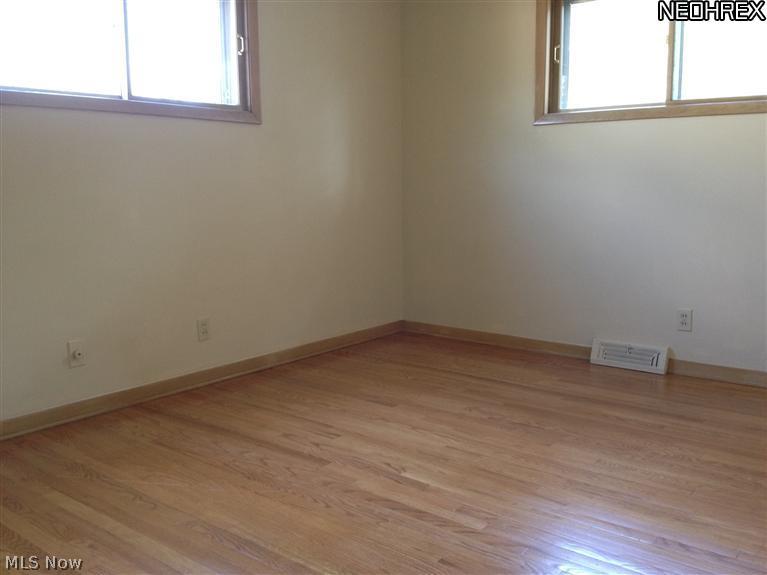 6534 Longridge Road Cleveland, OH 44124 - Photo 10 of 20