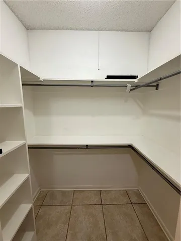 $2,400 | 3305 Whisper Lane, Gretna, LA 70056