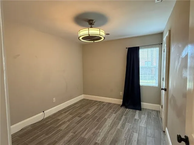 $2,400 | 3305 Whisper Lane, Gretna, LA 70056