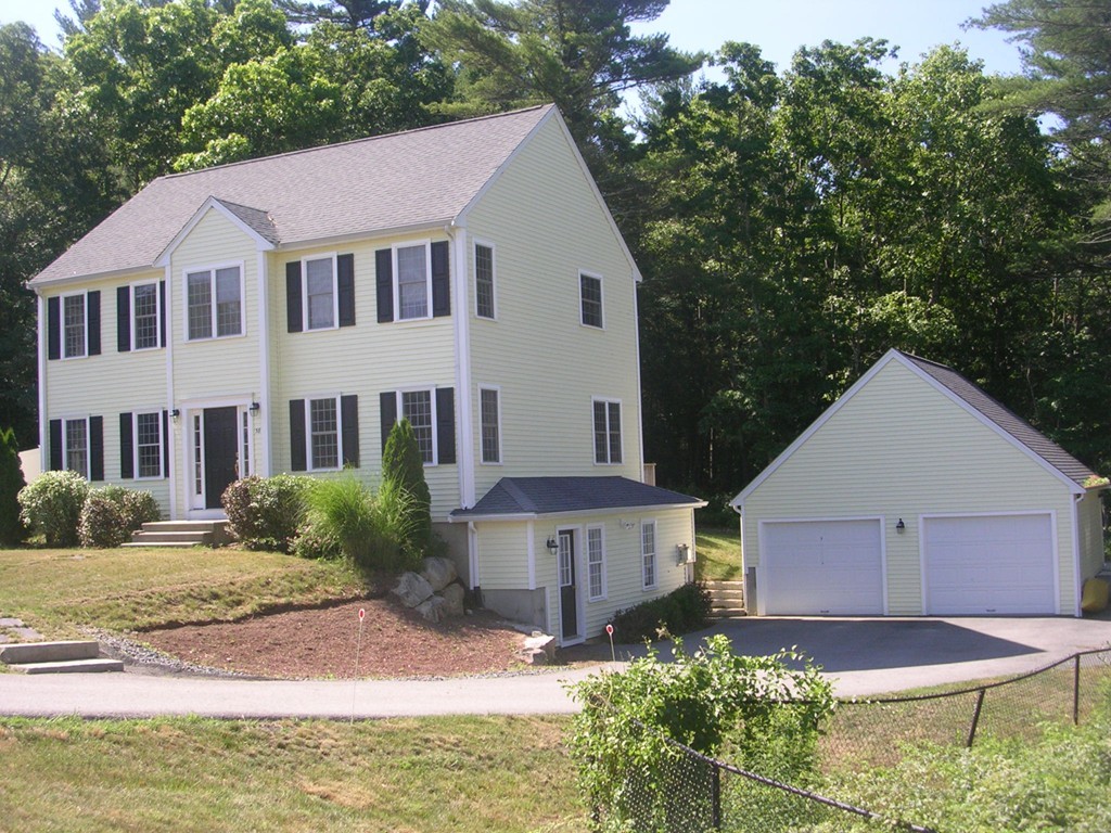 38 Cinnamon Ridge Circle Middleboro, MA 02346 - Photo 1 of 12 Gallery Image 1