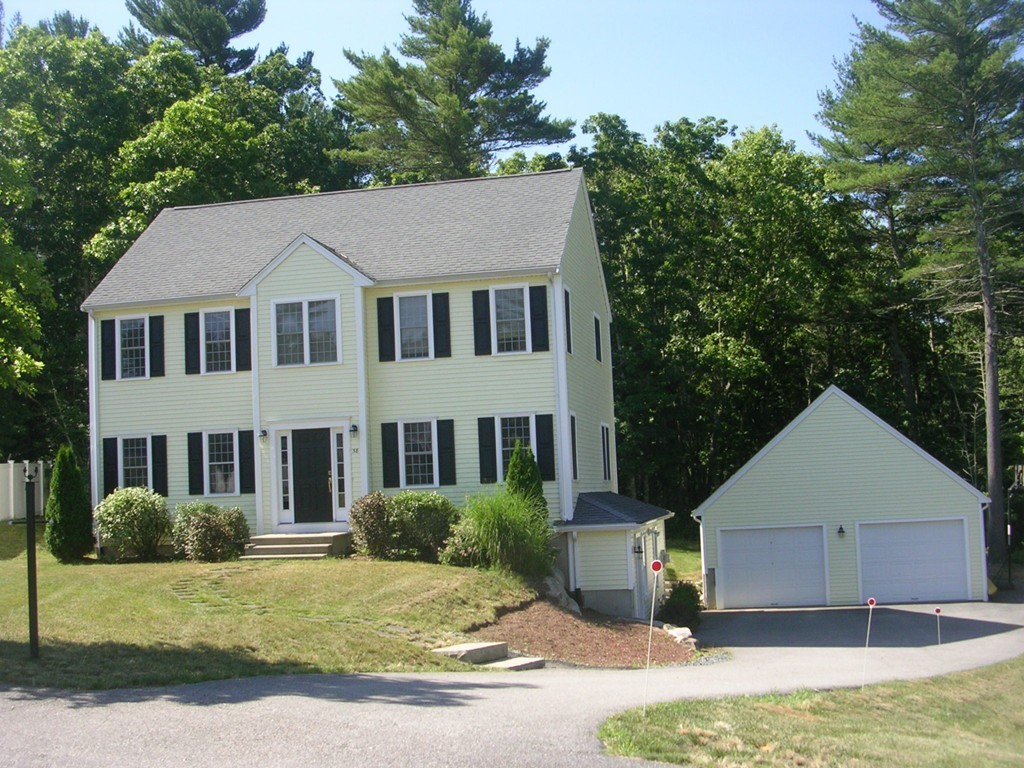 38 Cinnamon Ridge Circle Middleboro, MA 02346 - Photo 3 of 12 Gallery Image 3