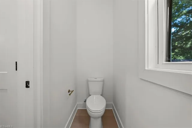 $260,000 | 806 West Dameron Avenue, Liberty, NC 27298