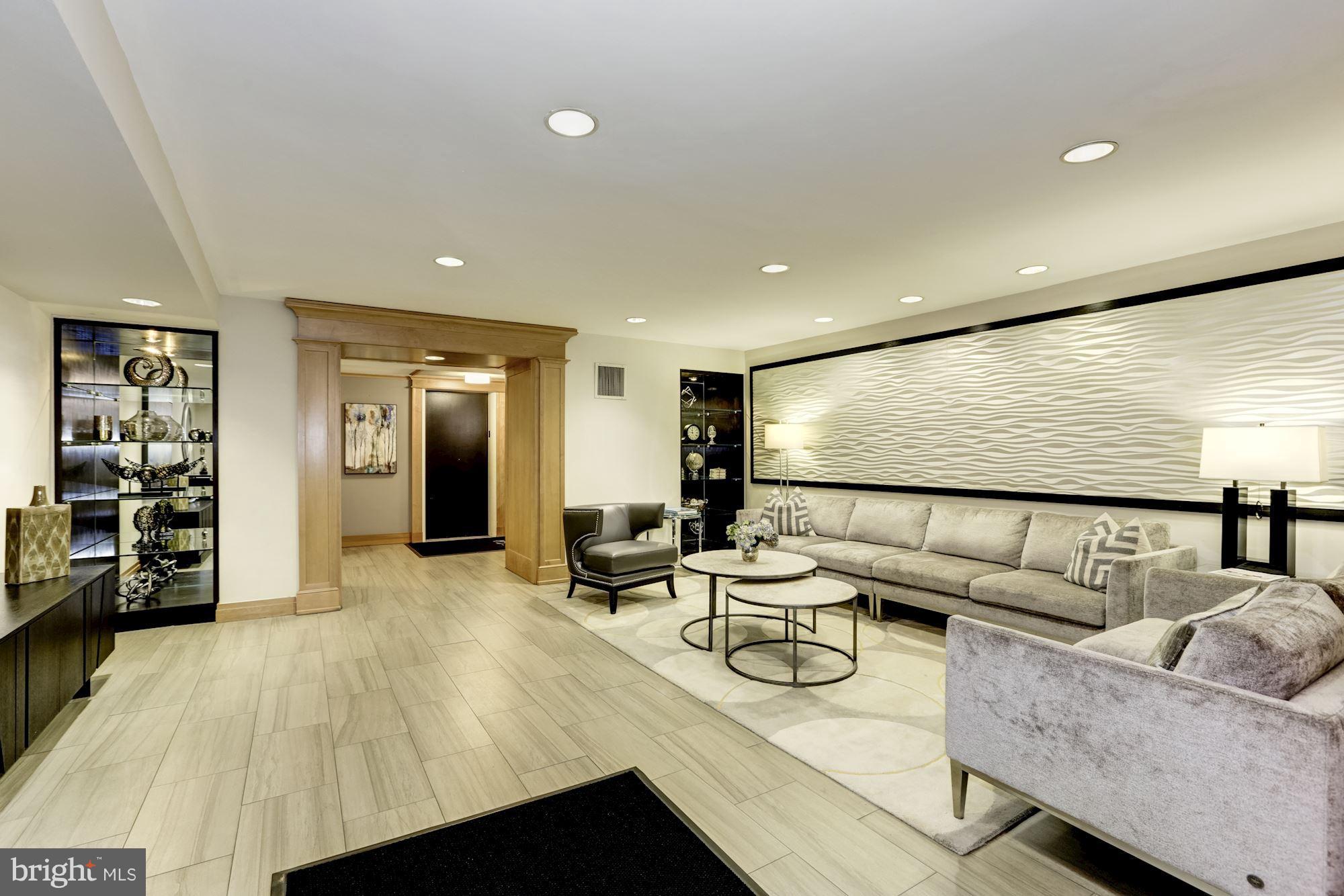 3900 Tunlaw Road Northwest, Unit 613 Washington, DC 20007 - Photo 13 of 20 Great place to meet your guests!