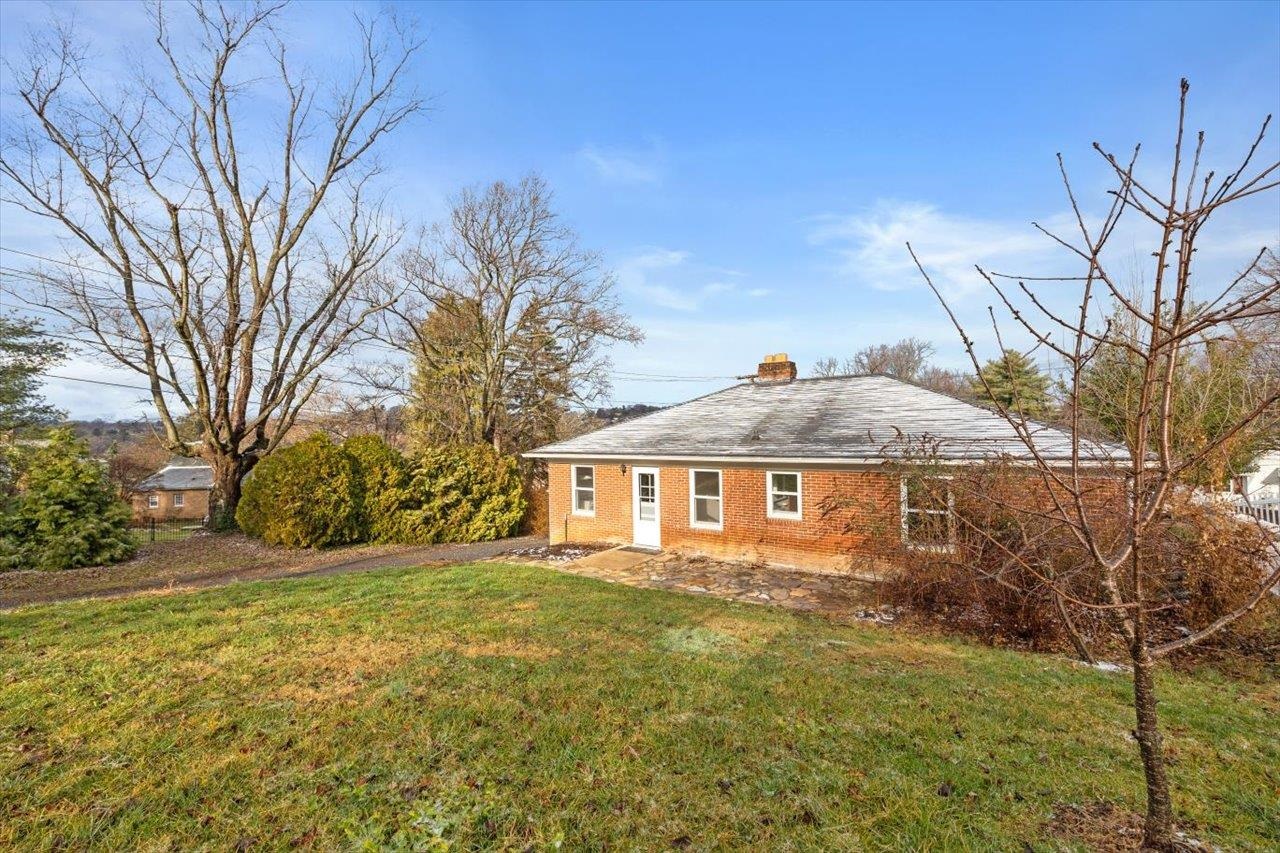 220 Overlook Road Staunton, VA 24401 - Photo 28 of 29 Gallery Image 28