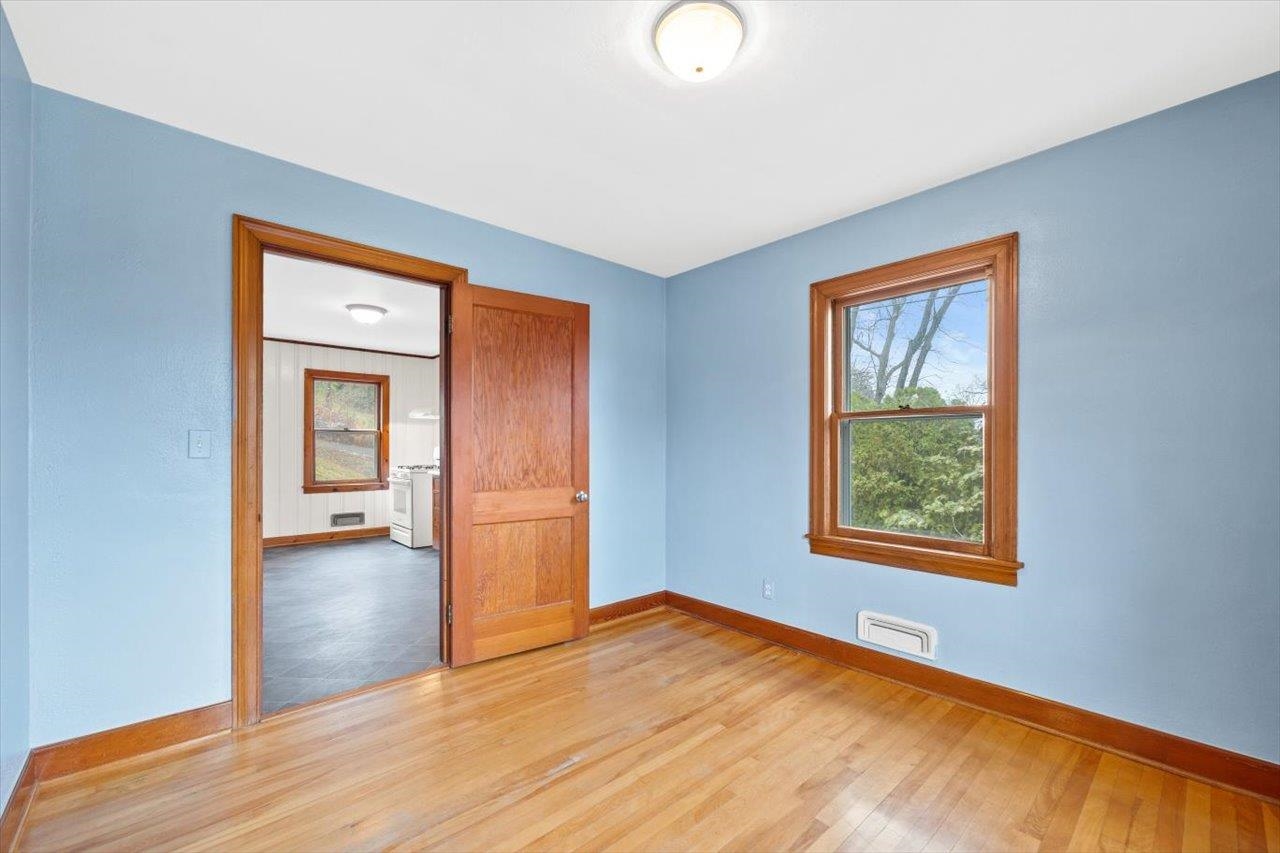 220 Overlook Road Staunton, VA 24401 - Photo 6 of 29 Gallery Image 6