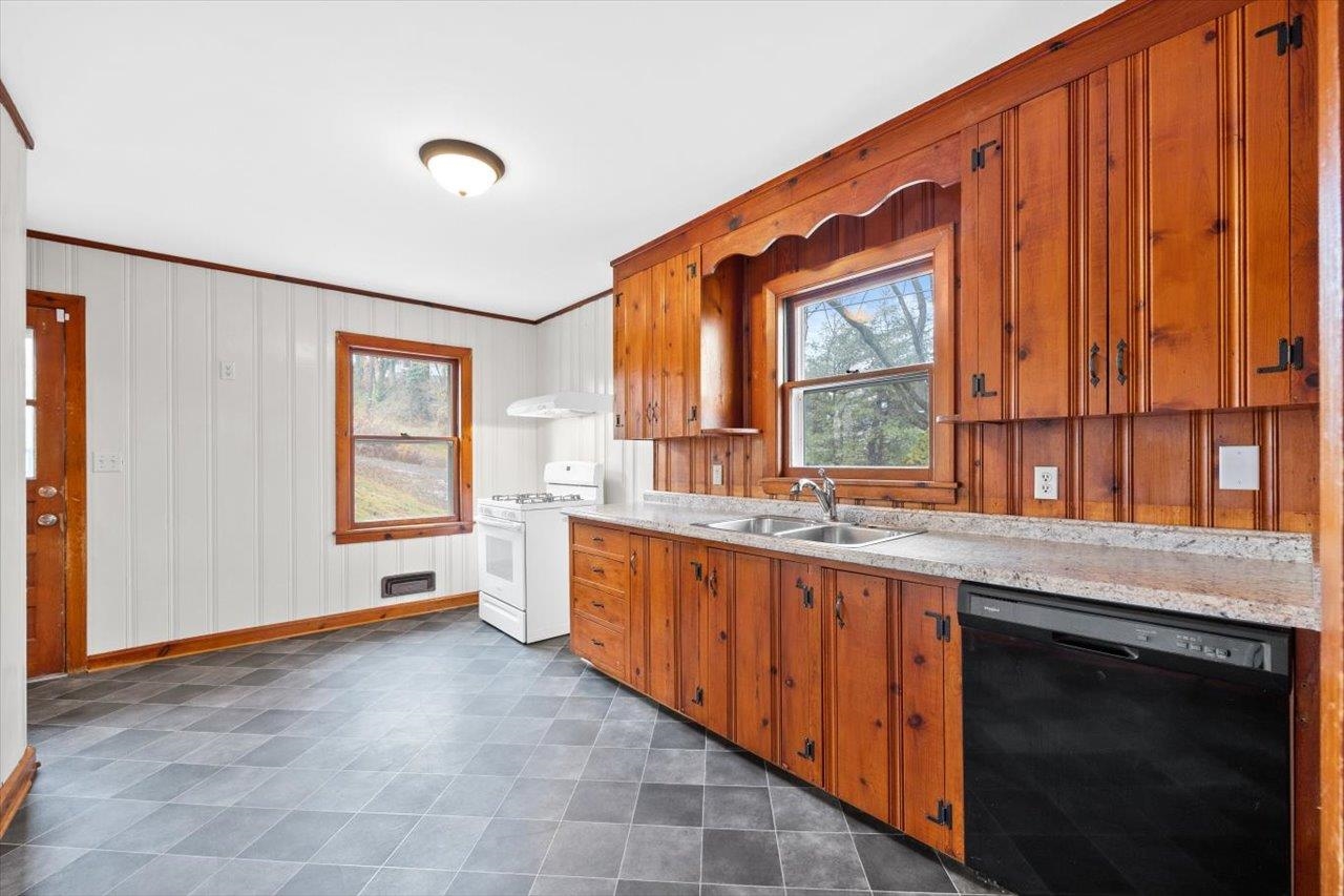 220 Overlook Road Staunton, VA 24401 - Photo 8 of 29 Gallery Image 8