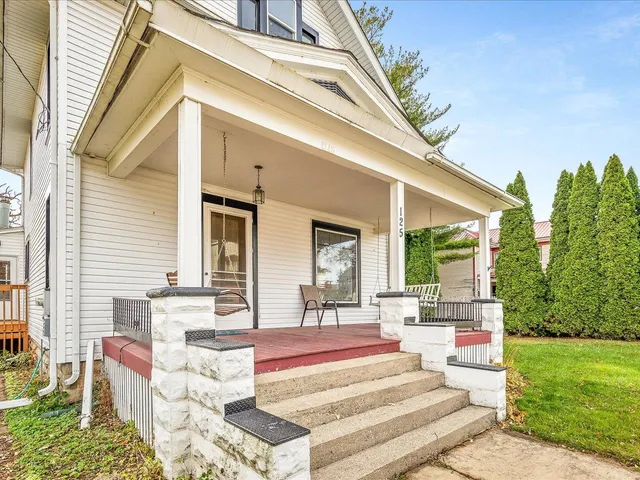 $178,900 | 125 East 5th Street, Pecatonica, IL 61063