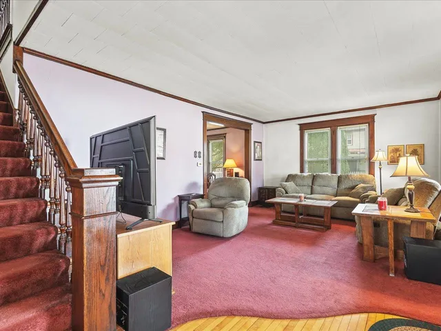 $178,900 | 125 East 5th Street, Pecatonica, IL 61063