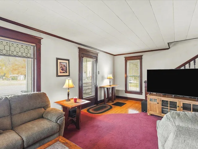 $178,900 | 125 East 5th Street, Pecatonica, IL 61063