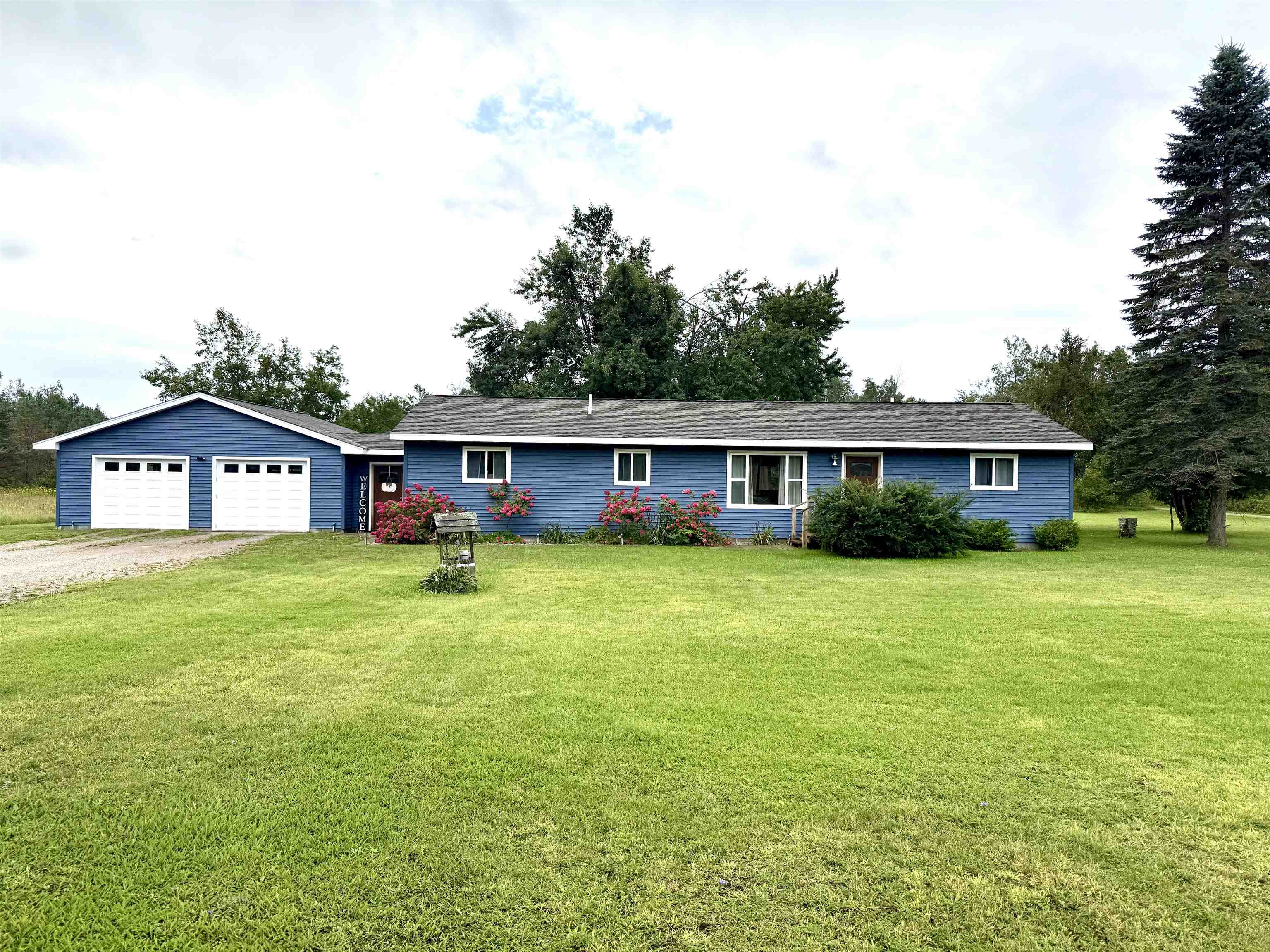 657 Laperell Road Cheboygan, MI 49721 - Photo 2 of 31