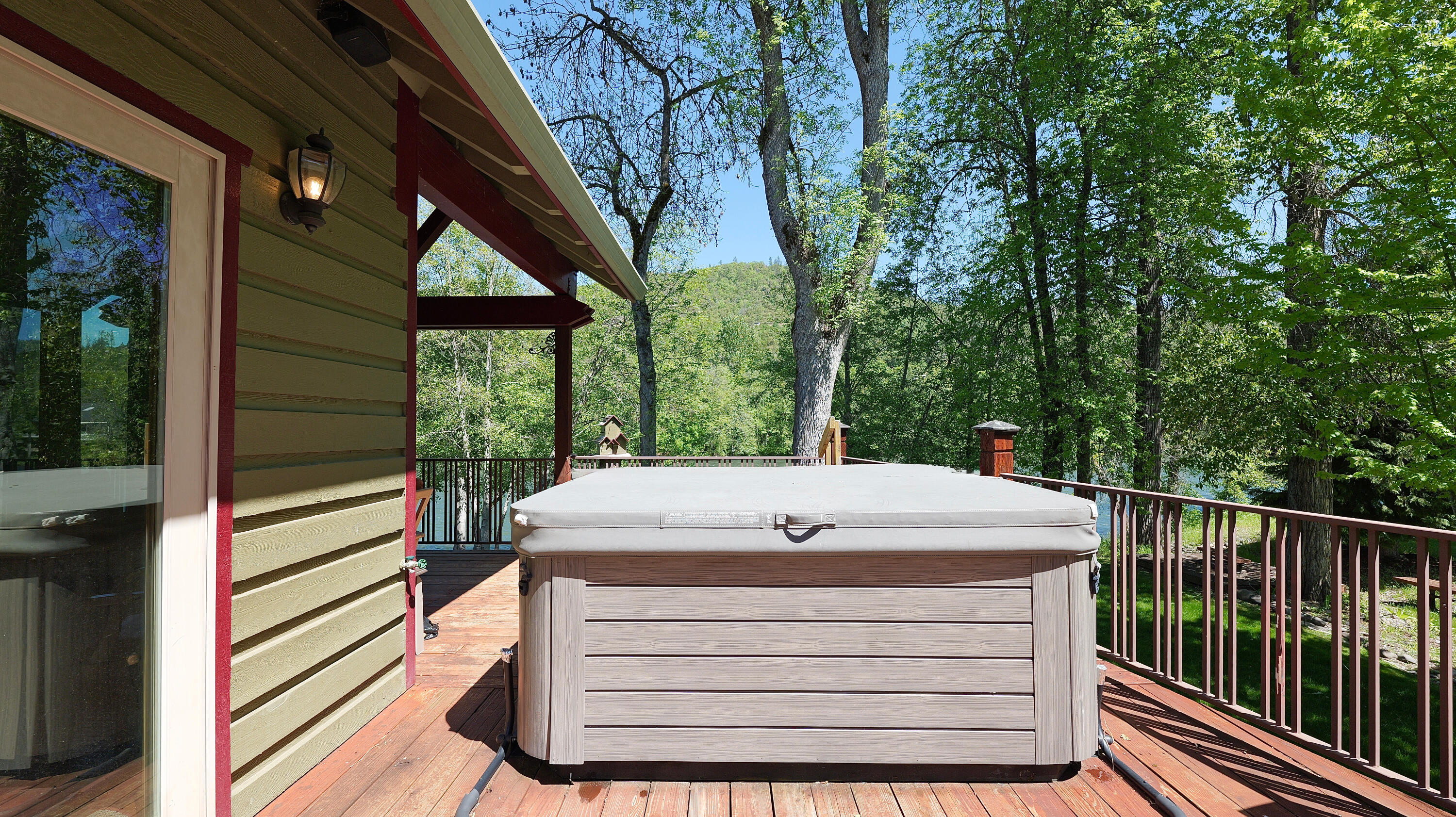 343 Rene Drive Shady Cove, OR 97539 - Photo 101 of 152 Hot Tub