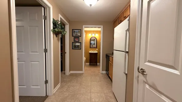 $730,000 | 6 Glenview Court, Bolingbrook, IL 60490