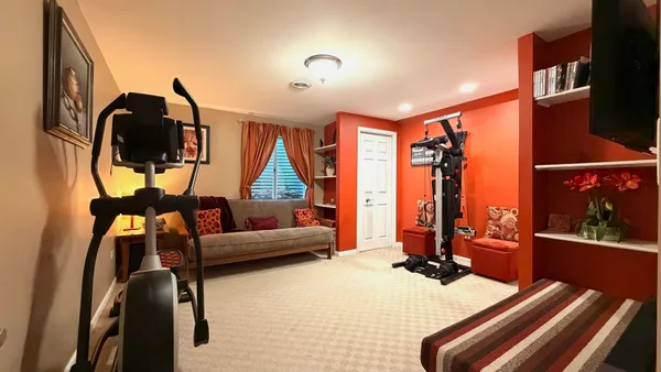 $730,000 | 6 Glenview Court, Bolingbrook, IL 60490