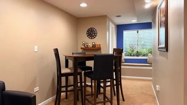 $730,000 | 6 Glenview Court, Bolingbrook, IL 60490