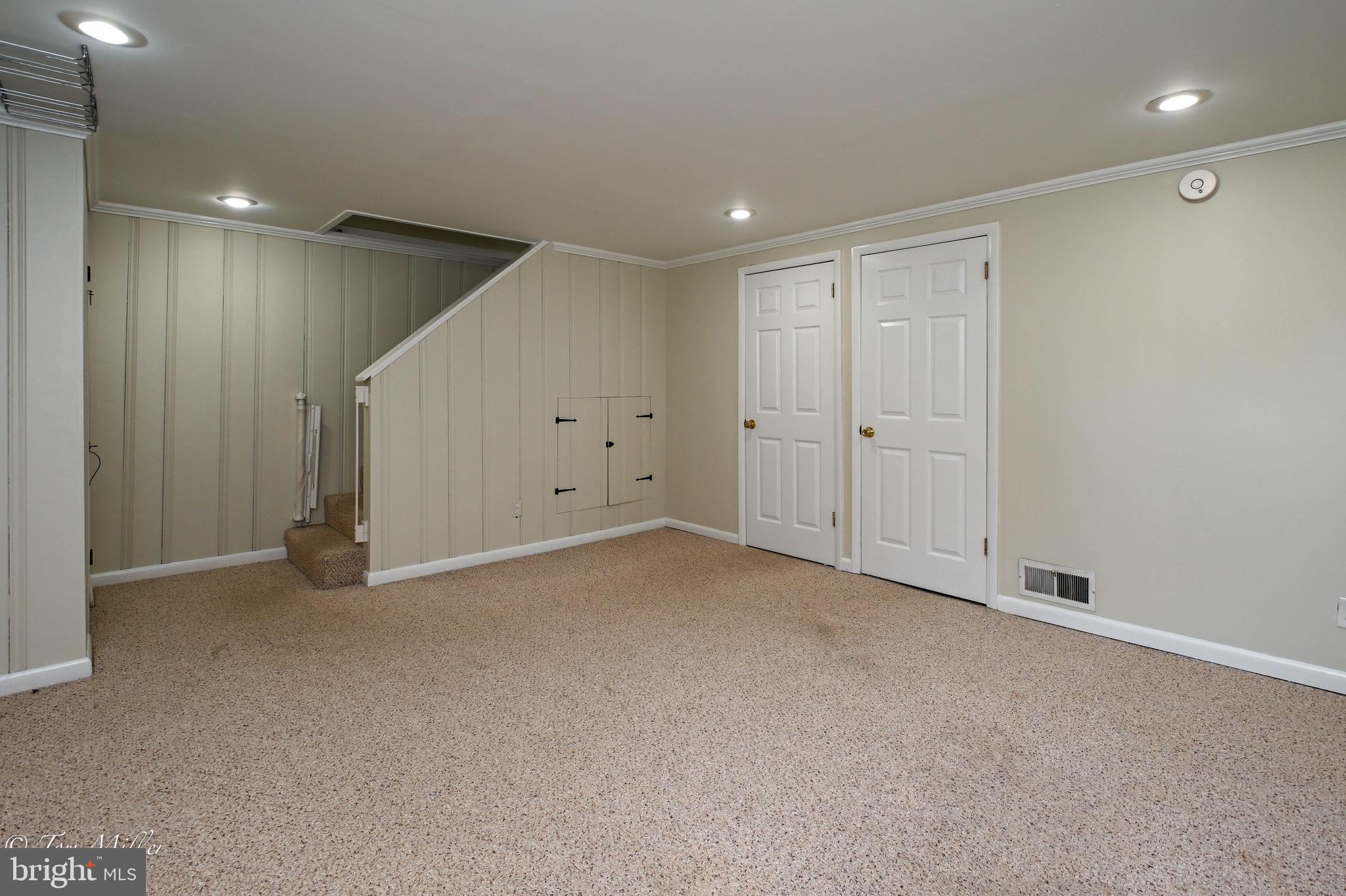 127 Stanmore Road Baltimore, MD 21212 - Photo 28 of 37 LL Full Bath and Utility Room Entry