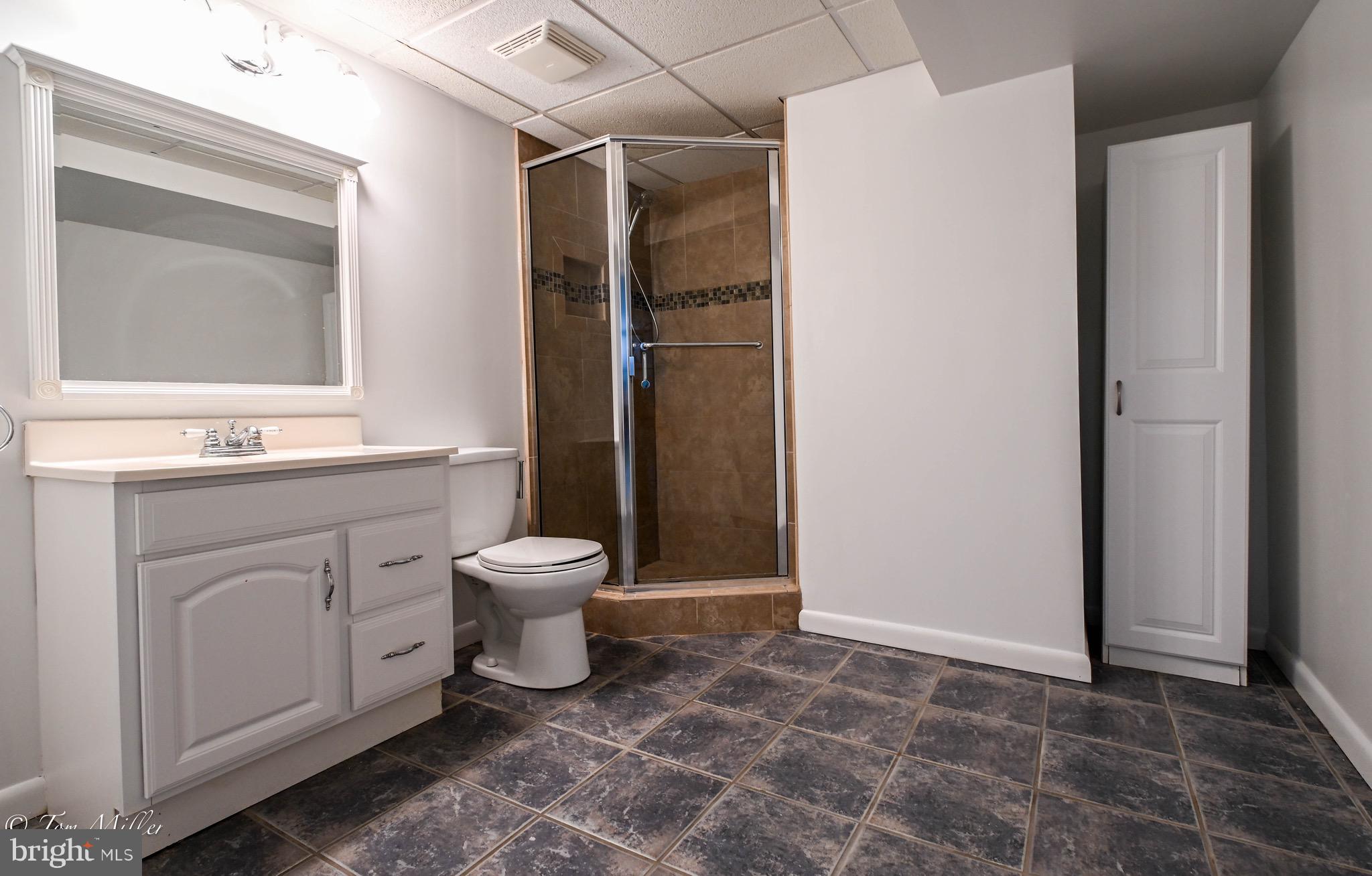 127 Stanmore Road Baltimore, MD 21212 - Photo 29 of 37 Large Full Bathroom in Lower Level w/ Linen Closet